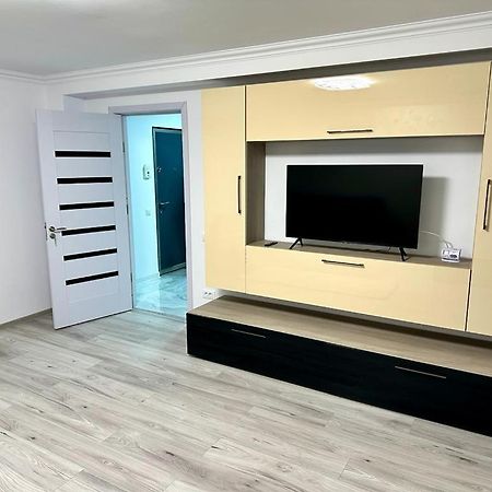 Elite Apartment Buzău Exteriör bild